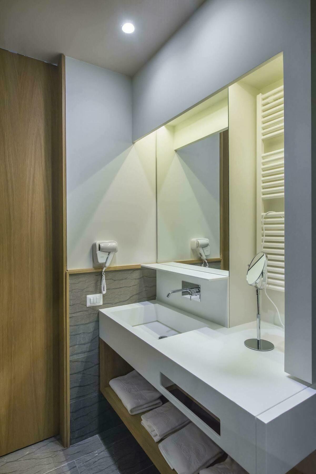 Gaura Apartments تراباني المظهر الخارجي الصورة