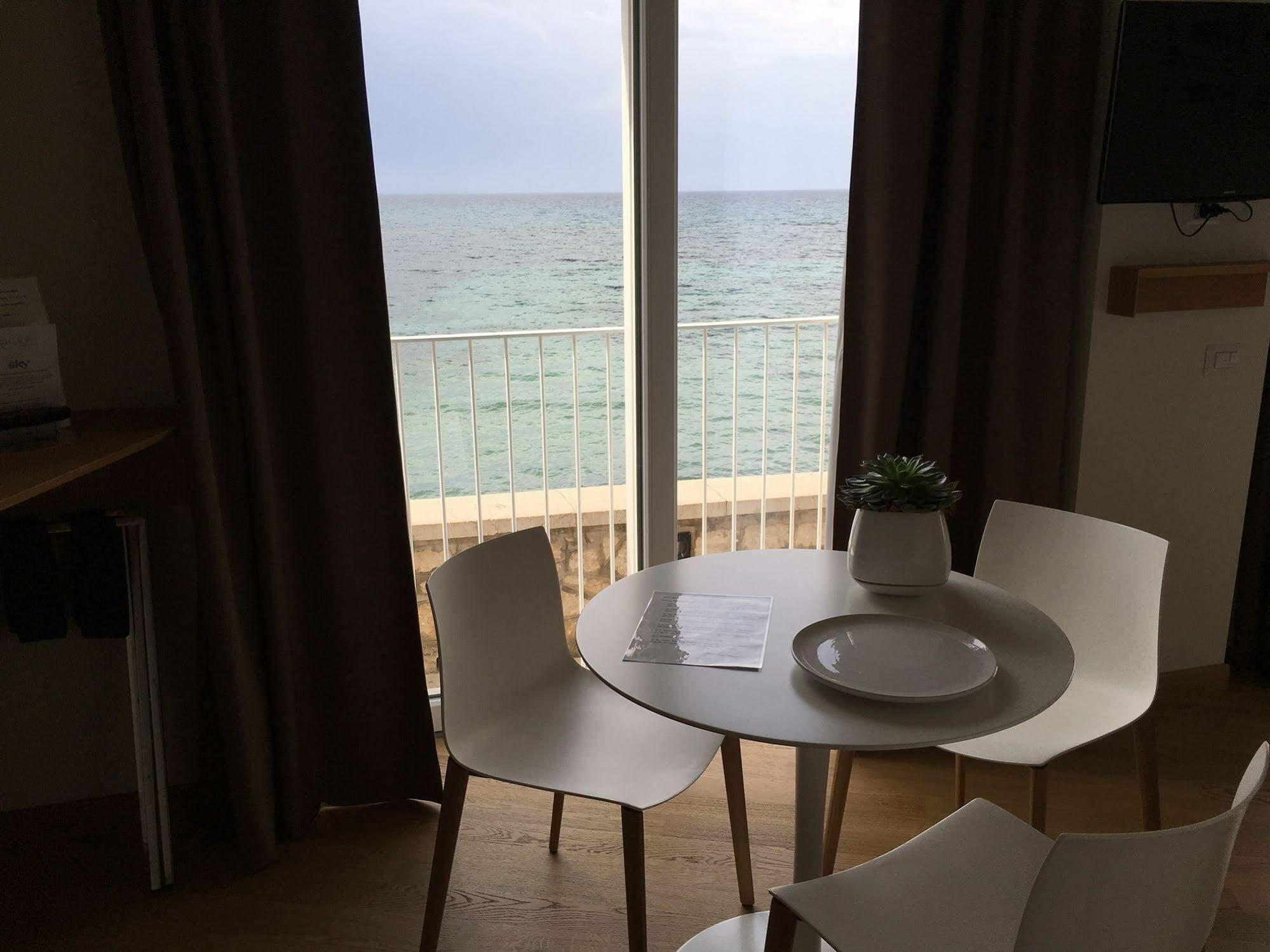 Gaura Apartments تراباني المظهر الخارجي الصورة